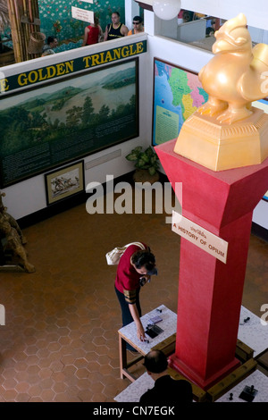 La casa del museo di oppio è una delle principali attrazioni turistiche nella zona del Triangolo d'oro vicino a Chiang Sean, Thailandia. Foto Stock