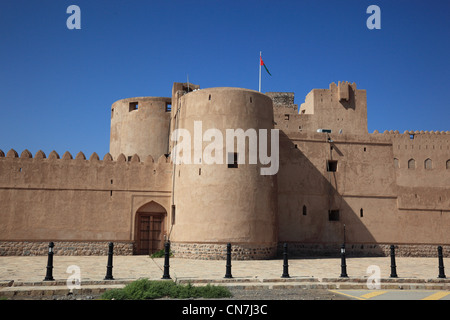 Das Schloss von Jabrin oder Schloss von Jabreen ist ein auch als Fort bezeichnetes Wohnschloss aus dem Mittelalter in der Wüste Foto Stock