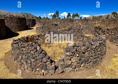 Il Perù, provincia di Cuzco, Raqchi, Wiracocha tempio importante religioso e sito amministrativo, è il solo edificio Inca per Foto Stock