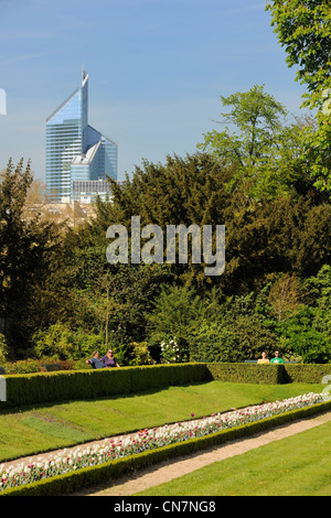 Francia, Parigi, Bois de Boulogne, Parc de Bagatelle e la torri di difesa Foto Stock