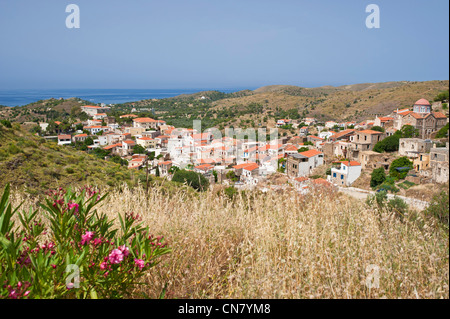 La Grecia, isola di Chios, il pittoresco villaggio di Volissos sormontato da un castello medioevale Foto Stock