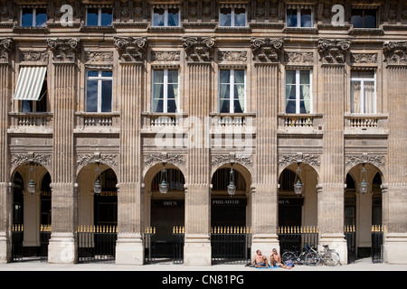 Francia, Parigi, facciata nel giardino del Palais Royal Foto Stock