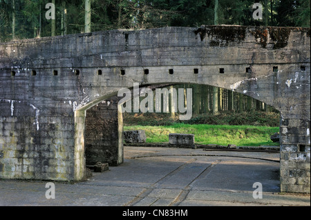 WWII edificio amagnetico per la calibrazione di un razzo di orientamento del sistema al V1 sito di lancio a Ardouval / Val Ygot, Normandia, Francia Foto Stock