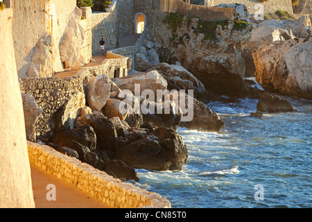 Francia, Alpes Maritimes, Cap d'Ail, Pointe des Douaniers, il sentiero costiero Foto Stock