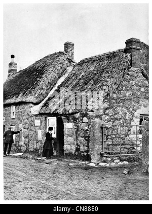 Pubblicato per la prima volta 1915 Post Office in Inghilterra tetto di paglia Lands End Inghilterra UK GB EU Europe Foto Stock