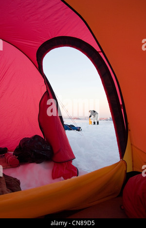 Scena di vita spedizione su un viaggio polare ad ovest di Kulusuk, Groenlandia Foto Stock