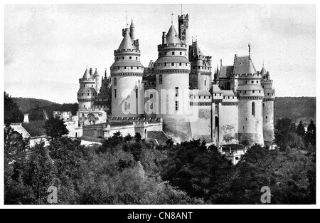 Pubblicato per la prima volta 1915 Pierrefonds Chateaux Ile De France vicino a Compiegne Francia Foto Stock