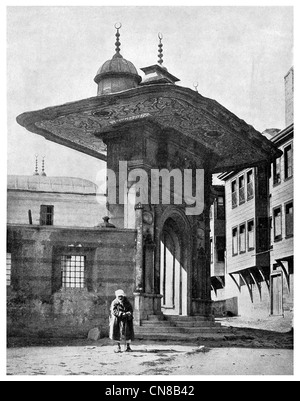 Pubblicato per la prima volta 1914 Sancta Sophia Mosque Costantinopoli architettura cristiana ingresso Foto Stock