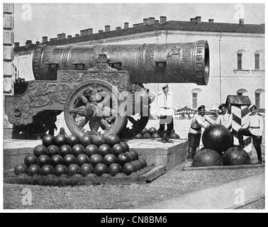 Pubblicato per la prima volta 1914 Tsar Cannon. Il Cremlino di Mosca, Russia. Foto Stock