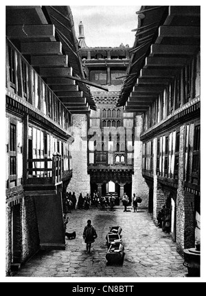 Pubblicato per la prima volta 1914 Byagha Jong fortezza palazzo dei re del Bhutan Foto Stock