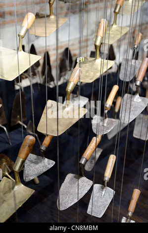 Francia, Aube, Troyes, Hotel de Mauroy Mansion, il Musee de l'outil et de la Pensee Ouvriere (attrezzo museo), collezione unica di Foto Stock