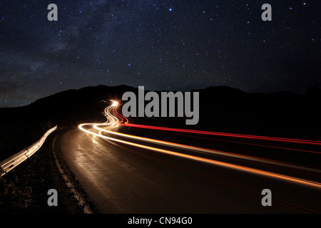 Esposizione a lungo lasso di tempo immagine della notte stelle Foto Stock