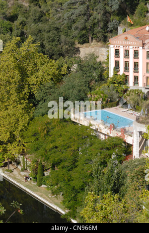 Francia, Pirenei orientali, Molitg les Bains bagni termali Molig situato nelle gole della Castellane Foto Stock