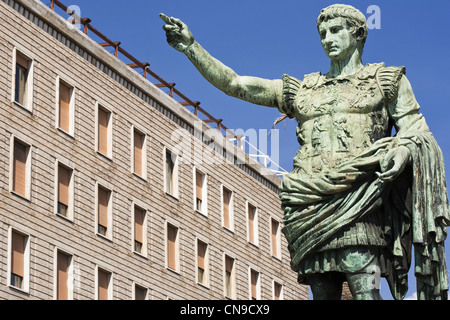 L'Italia, Campania, Napoli, statua di imperatore romano agosto, figlio adottivo di Giulio Cesare Foto Stock