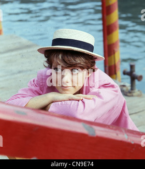 RITA PAVONE cantante pop italiana nel 1964 Foto Stock