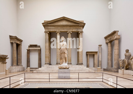 Germania Berlino, il Museo Island, Pergamon Museum (Pergamonmuseum), una sala dedicata per l'architettura ellenistica, facciata occidentale di Foto Stock