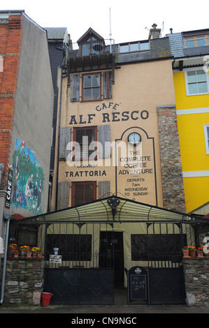 Cafe Alf Resco sulla strada inferiore a Dartmouth, Devon. Foto Stock