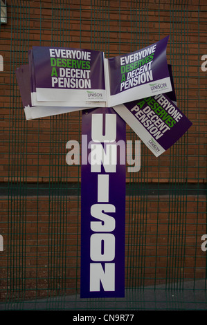 Unison picchetti durante l'N30 giorno di azione, Leeds Foto Stock