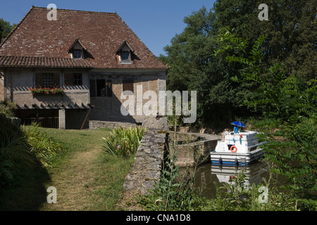 Francia, Lot, Saint Cirq Lapopie, la Valle del Lot nella serratura, bloccare House, etichettato i più bei villaggi di Francia Foto Stock