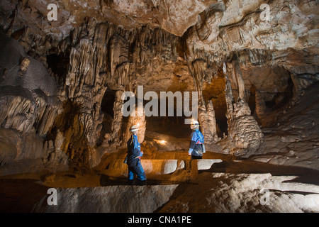 Francia, Lot, Senaillac, introduzione alla speleologia con Fabien Pinier l abisso del Senaillac in camera Gours Foto Stock