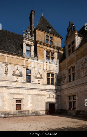 Francia, Lot, vicino a Saint Cere, Saint Jean Lespinasse, Chateau de Montal, il cortile in stile rinascimentale Foto Stock