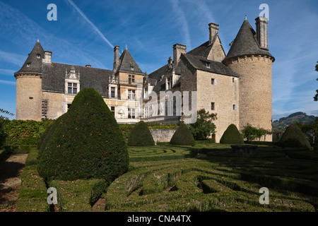 Francia, Lot, vicino a Saint Cere, Saint Jean Lespinasse, Le Chateau de Montal con il suo cortile rinascimentale e giardino alla francese Foto Stock