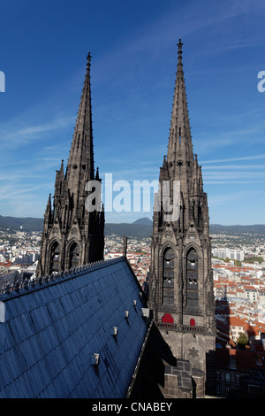 Francia, Puy de Dome, Clermont Ferrand, la cattedrale di Notre Dame de l'Assomption cattedrale il Puy de Dome Foto Stock