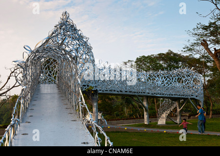 Ondeggiano al chiaro di luna Bridge Talk, Chiayi, Taiwan. JMH5943 Foto Stock