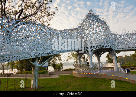 Ondeggiano al chiaro di luna Bridge Talk, Chiayi, Taiwan. JMH5945 Foto Stock