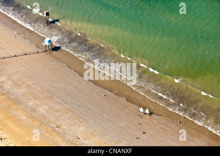 Francia, Loire-Atlantique, Saint-Michel-Chef-Chef, pesca sulla spiaggia Redois(fotografia aerea) Foto Stock