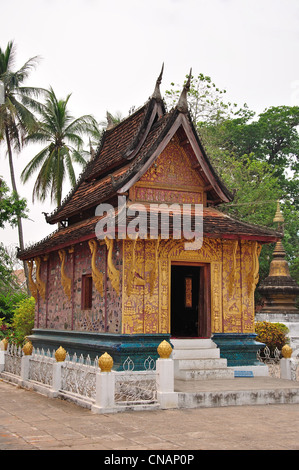 La Cappella Rossa, Wat Xieng Thong (il Tempio della città d'Oro), Khem Khong, Luang Prabang, Luang Prabang Provincia, Laos Foto Stock