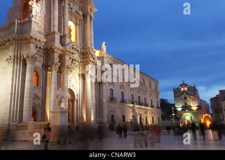 L'Italia, sicilia, penisola di Ortigia, Siracusa, elencato come patrimonio mondiale dall' UNESCO, Cattedrale di Santa Maria delle colonne Foto Stock