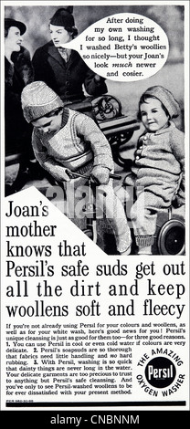 Originale pagina doppia 1930 rivista dei consumatori pubblicità pubblicità PERSIL detersivo in polvere Foto Stock