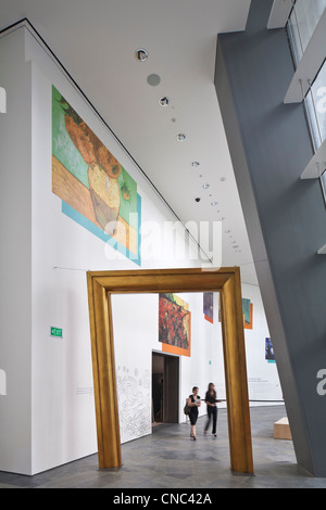 Singapore, Marina Bay, Marina Bay Sands Hotel, ArtScience Museum nella forma di un fiore di loto, progettato dall'architetto Moshe Foto Stock