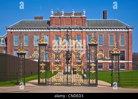 London, Kensington Gardens South Gate di Kensington Palace Marzo 2012 Foto Stock