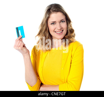 Bella donna americana pronto per l'acquisto. Azienda carta di credito Foto Stock