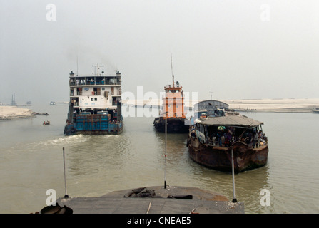 Trasporto su fiume Burigunga. Dacca. Bangladesh Foto Stock