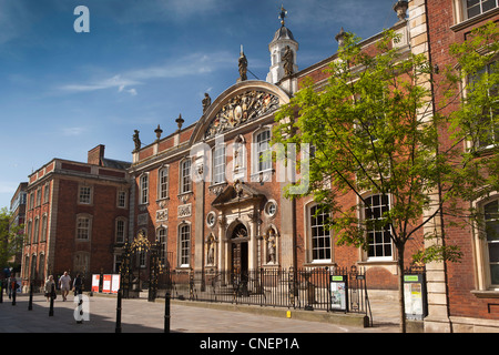 Regno Unito, Inghilterra, Worcestershire, Worcester, High Street, Guildhall Foto Stock