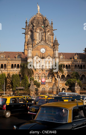 India, Mumbai, Chhatrapati Shivaji Terminus è un sito patrimonio mondiale dell'UNESCO. Victoria terminus ferroviario. Foto Stock