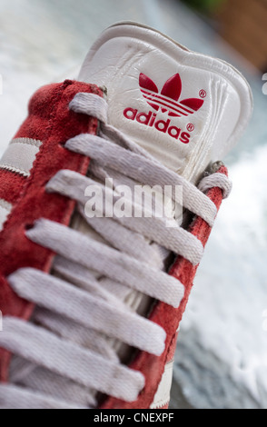 Logo Adidas sul Trainer. Foto Stock