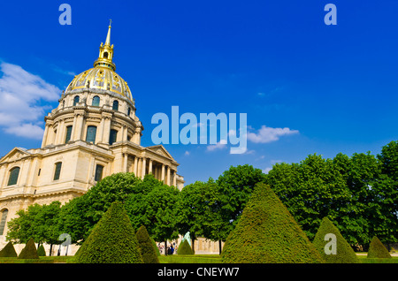Gold-cupola Cappella di Saint-Louis (luogo di sepoltura di Napoleone), Les Invalides, Parigi, Francia Foto Stock