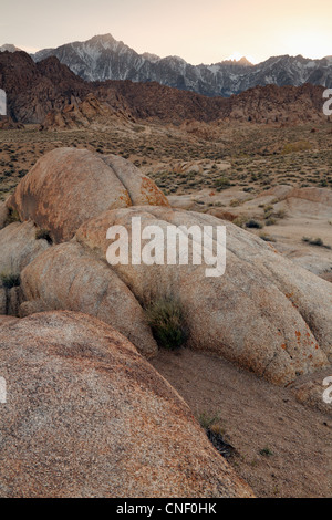 Alabama Hills tramonto, Lone Pine, CALIFORNIA, STATI UNITI D'AMERICA Foto Stock