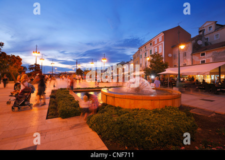 Quadrato su Mali Losinj in sunset. Foto Stock
