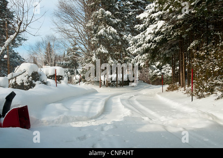 Scena invernale dopo una tempesta di neve in Quebec, Canada Foto Stock