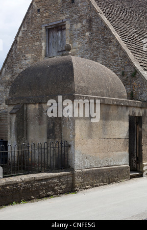 Il cieco o Casa Borgo Vecchio collegamento meccanico a Lacock Foto Stock