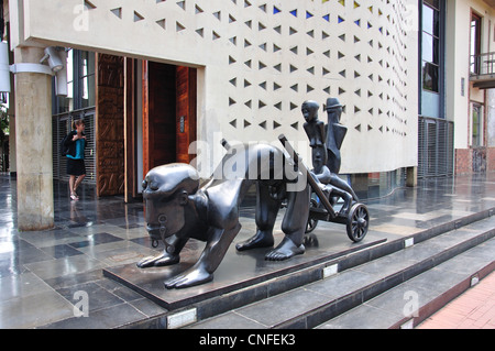 Storia la scultura al Old Fort complesso carcerario, Constitution Hill, Hillbrow, Johannesburg Gauteng, Repubblica del Sud Africa Foto Stock