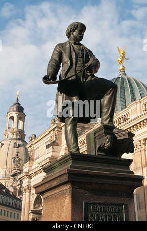 Sculture sull'Accademia di Belle Arti, Dresda, Germania. Foto Stock