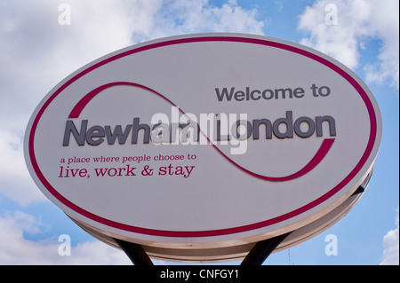 LONDRA, Regno Unito - 15 APRILE 2012: Benvenuti al cartello Newham Borough Foto Stock