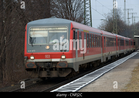 Le ferrovie tedesche (DB) il passeggero vagone ferroviario, Colonia, Germania. Foto Stock