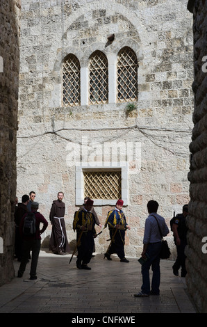 Processione di pasqua al Cenacolo dai frati francescani. Gerusalemme vecchia città. Israele. Foto Stock